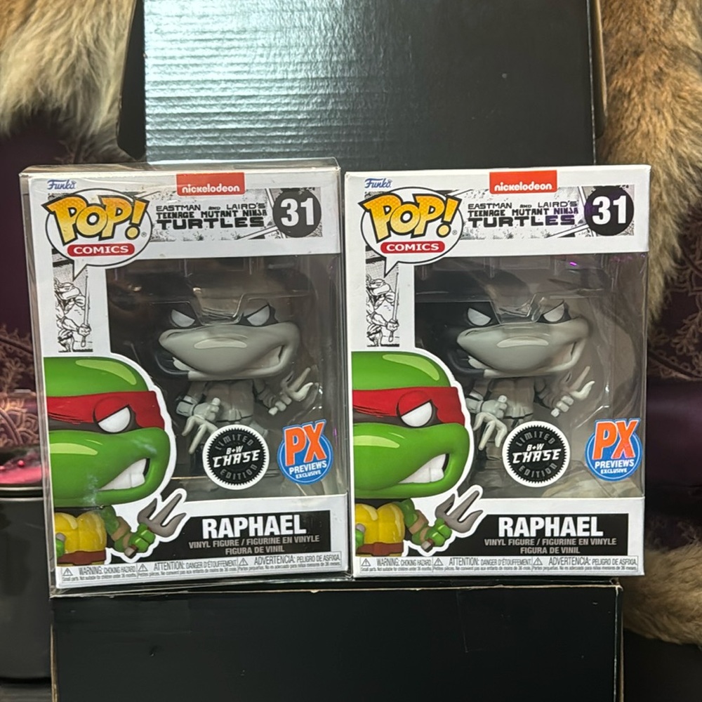 Funko Pop Teenage Mutant Ninja Turtle Raphael Chase. 2 available